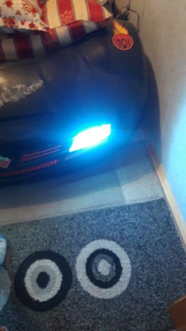 işlənmiş seyflər: Oğlan və qız üçün, İşlənmiş, Maşın-çarpayı — 1