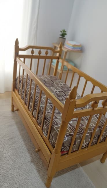 Oğlan və qız üçün, İşlənmiş, Dördbucaq, Beşik, Dəst ilə, Matras ilə, Yellənmə mexanizm ilə