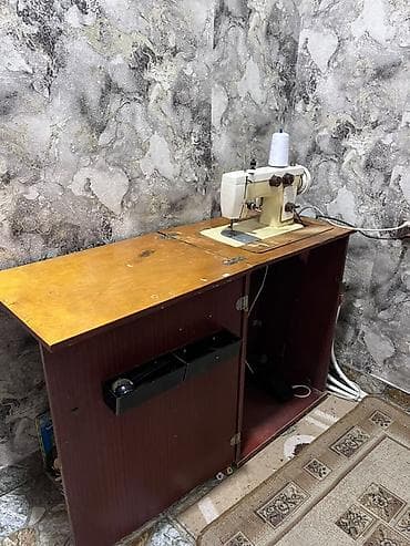 et maşini: Elektrik tikiş maşını və qatlanan şkaf-stol dəsti hec bir problemi — 3