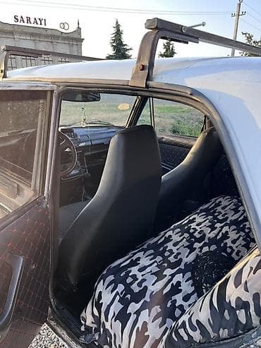 vaz 2107 abirsofka: VAZ 2106 sedan 1,6 niva matoru Xüsusiyyətlər: - Kuzov: 4 qapılı — 9