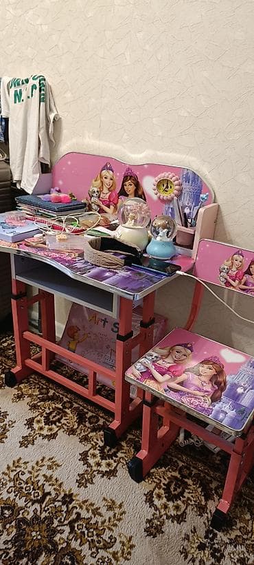 Qız üçün, Yazı masası