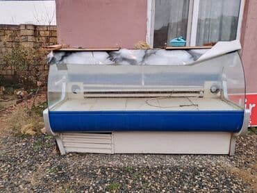 Soyuducu avadanlığı: Soyuduculu vitrin tezgah - Ön tərəfi əyri şüşəli, geniş satış vitrini — 1