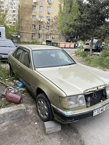 mercedes 220 dizel: Salam zapcast kimi satılır mator yoxdur karopka saz vezyetdedir mostda — 2