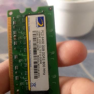2 GB ramlardı DDR2 TWİNMOS markasına aiddir 2 si birlikdə 35 AZN made — 4