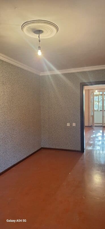 Mənzil kirayələyirəm: Ev Nizami rayonu Keşlə qəsəbəsindədir, 2 otaqlı ( iç-içə) mənzil. 2 — 2