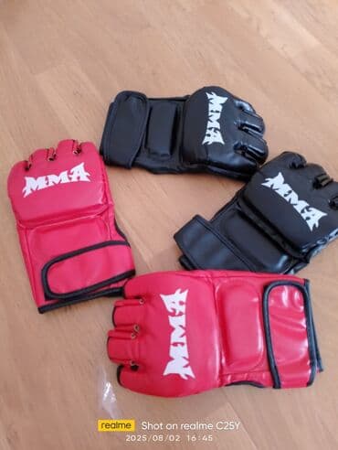 Nərdlər: MMA/boxinq üçün barmaq açıq əlcəklər - Nümunələr: “MMA” loqolu — 1