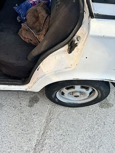 e 250 cdi: VAZ 2106 sedan - Gövdə: klassik 4 qapılı “şestorka”, ön xrom/qaranlıq — 6