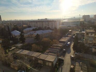 8 ci mikrorayon 3 otaqli evler: Bakı, 3 otaqlı, Köhnə tikili, m. Xalqlar Dostluğu, 90 kv. m — 9