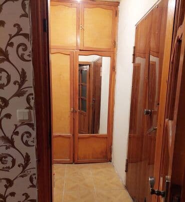 razınde kıraye evler: Memar əcəmi 4 mkr 5 mərtəbəli binanın 1-ci mərtəbəsində 2 otaqlı — 6