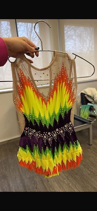 pul kolleksiya: Gimnastikası üçün geyimləri 1) Qırmızı-ağ daşlı 100 azn 7-9 yash 2) — 5