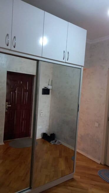 3 otaqli kiraye evler 400 azn: Həzi Aslanov metrosuna yaxın (Neapol dairəsinə yaxın)12-çi mertebenin — 4