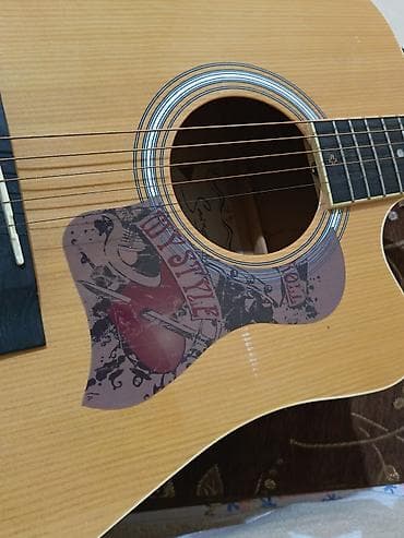 İncəsənət və kolleksiyalar: Akuistik gitara – dreadnought korpus, kəsik (cutaway) dizaynlı. - Ön — 4