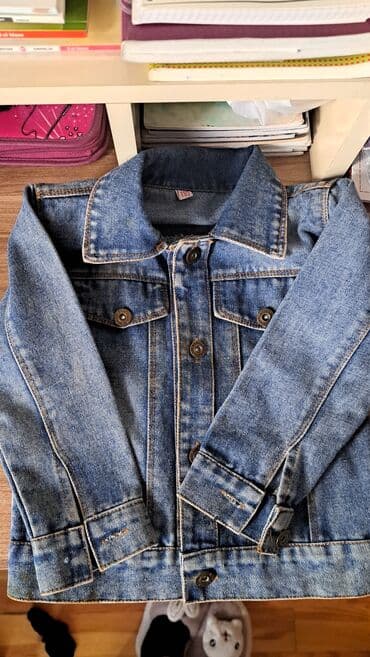 uşaqlar üçün cins jiletkalar: Uşaq üçün denim cins gödəkçə, qolunda bir düyməsi qopub - Ölçü: 110 — 3