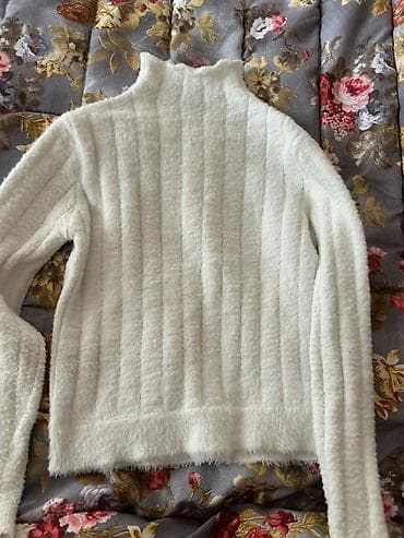 8-15manat aralığındadı hər biri S və M razmerlerdi Qadınlar üçün