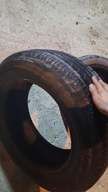 Yağlar və avtokimyəvi maddələr: İşlənmiş Şin Barum 195 / 60 / R 15 — 4