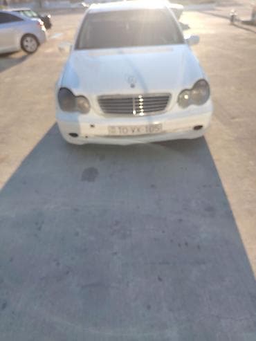 Мототранспорт: Mercedes-Benz C-Class sedan (W203) – ağ rəng, avtomat sürətlər qutusu — 4