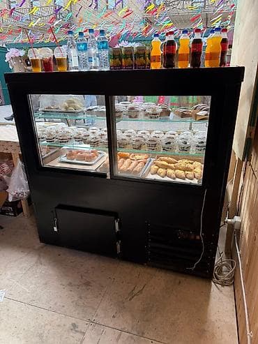 Промышленные морозильники: Kafe–şirniyyat vitrini və içkilər üçün stend Təklif olunan məhsul və — 3