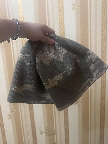 Kamuflyaj naxışlı toxunma papaq (beanie) - Rəng: yaşıl və qumlu — 1