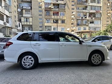 Toyota Corolla: 1.5 л | 2019 г. Универсал — 2