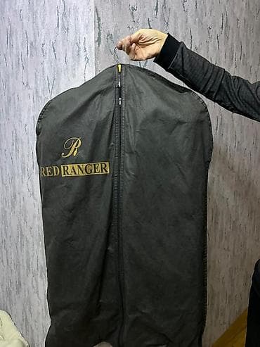 kostumlar: 48 razmerdi.Tund goy reng.200 azn alinib.cemi 1 defe geyinilib.90 azn — 3