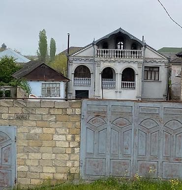 qebele ev alqi satqisi: Xacmazda m.ə.sabir 74 unvaninda kursulu ve mansarli tecili ev satilir — 1