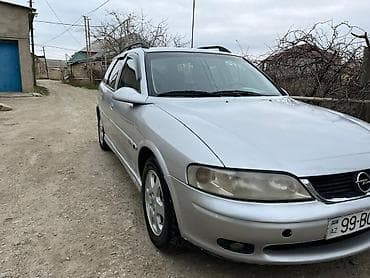toba st 789: Opel Vectra Caravan (universał) – gümüş rəngli, geniş və praktik ailə — 2