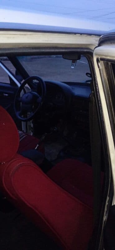 Motonəqliyyat: QAZ 3102 Volga: 2.4 l | 1998 il 238000 km Sedan — 3