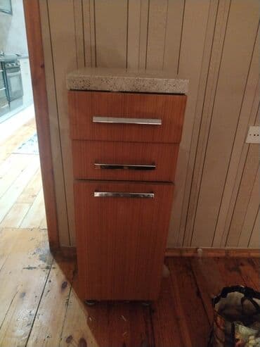 Mətbəx üçün kompakt şkaf-modul - Üst hissə: mozaik daş/kvartz tipli