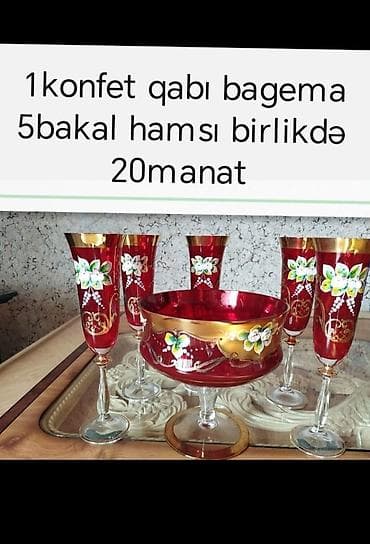 Qırmızı-qızılı şüşə dəst: - 1 ədəd Bagema konfət qabı (ayaqlı) - 5 — 1
