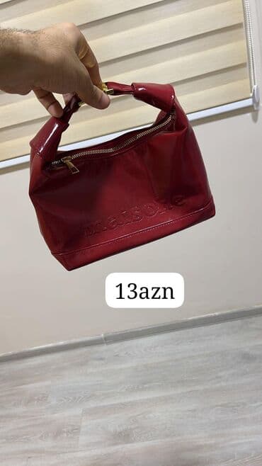 русский мех: Məhsullar: - Qara jilket/ceket: zipli ön hissə, yanlarda qapaqlı və — 15