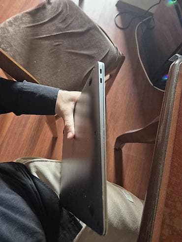 Apple MacBook M1 8 GB ram 256 hafıza. Türkiye'de hala garantisi devam — 1
