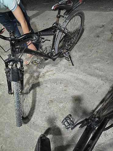 ktm velosipedi: Şəhər və yüngül off-road üçün dağ velosipedi

- Rəng: qara
- — 1