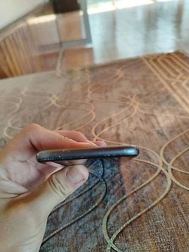 honor 7: IPhone 8, 32 GB, Qara, Qırıq — 4