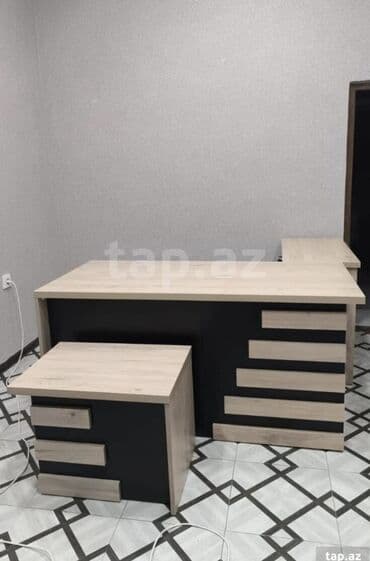 Jurnal masası, Yeni, Kvadrat masa