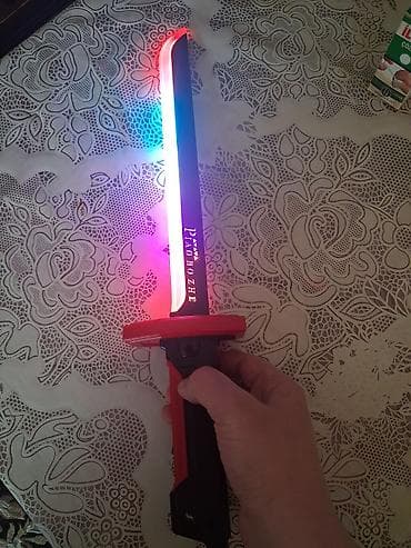 dest geyimler: LED işıqlı oyunca qılınc - Çoxrəngli işıqlanma: qırmızı, mavi, yaşıl — 8