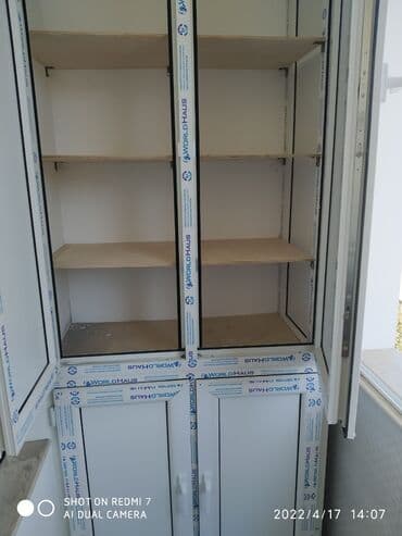 balkon şkaf: Balkon üçün plastik şkafların yığılması və quraşdırılması Ağ rəngdə 90 — 5