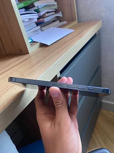 IPhone 13 Pro Max, 128 GB, Graphite, Barmaq izi, Face ID, Simsiz şarj — 3