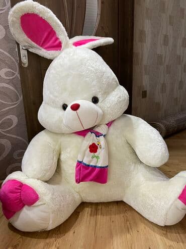 uşaq manej: Təqribi 1 metrdi, qulaqlarla birlikdə daha çox. Rəngi tam ağ deyil — 1