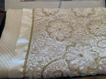 masa örtüyü: Yataq üçün Yeni Qaşlı rəng - Bej Yataq örtüyü, Ünvandan götürmə — 3