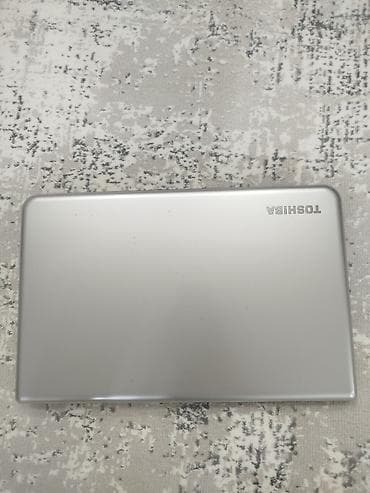 notebook hp: Toshiba Satellite noutbuku - Ekran: 15.6" (parlaq panel), üst hissədə — 5