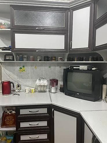 Mətbəx mebeli dəsti - Üslub: müasir-klassik kombinasiya, tünd qəhvəyi