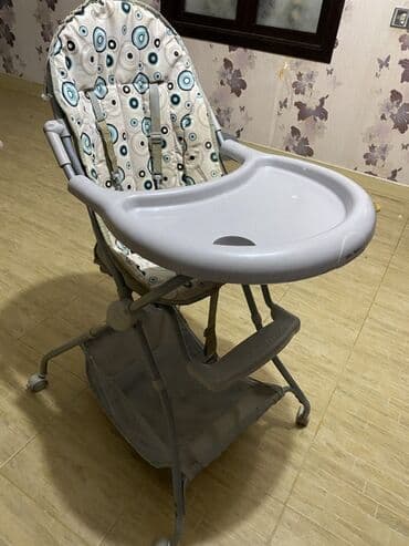 uşaq oturacagi: Uşaqlar üçün yüngül boz rəngli uşaq oturacağı, ağ və mavi dairələrlə — 1