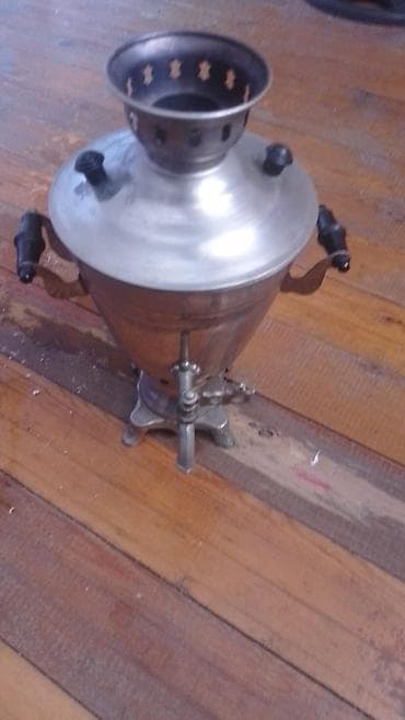 Elektronika: Klassik kömür/odunla işləyən samovar - Material: metal gövdə — 1