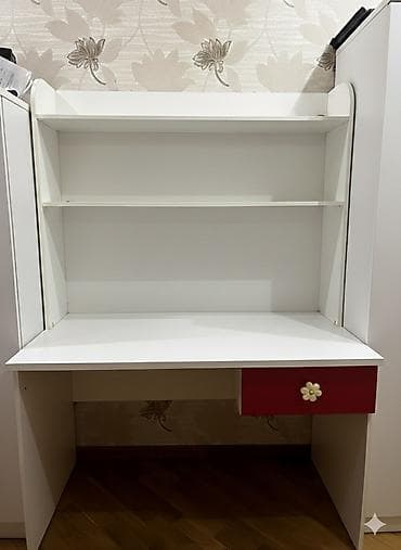 şuşə stol: Oğlan və qız üçün, İşlənmiş, Təknəfərlik çarpayı, Yazı masası — 2