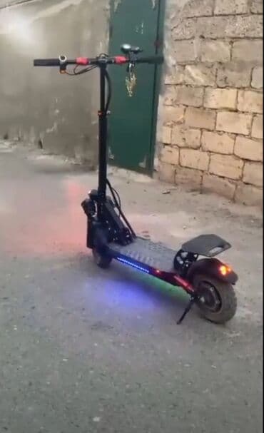 elektrikli velosibed: Güclü elektrik skuteri - İkiqat ön LED fara + arxa stop siqnalları — 2