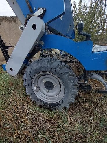 vozol az: SeCa SC1-8 pneumatik səpici və alaq otlarına qarşı barmaqlı tırmıq — 2