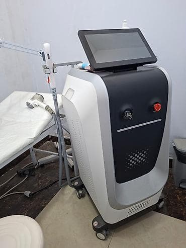 Estetik prosedurlar üçün nəzərdə tutulmuş lazer epilyasiya aparatı. Bu — 2