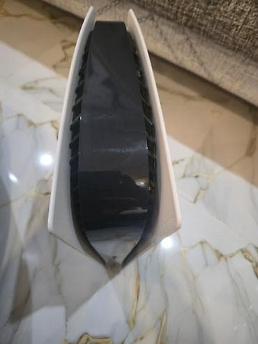 ps5 kontroller: PlayStation 5 (PS5) oyun konsolu - Rəng: ağ korpus, qara mərkəz — 6