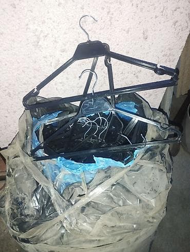 qara un: Asılqandallar toplusu - Material: plastik və metal qarışıq - Rənglər — 1