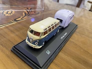 Model avtomobil dəsti – VW Bus Samba + qoşqu karvan - Ölçü: vitrinlik — 2